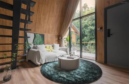 Dujiangyan Hotel | VERDANT HAVEN