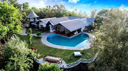 Kadadhe Villa | Vogue Vue 8BHK Pawna by Hermosa Stays