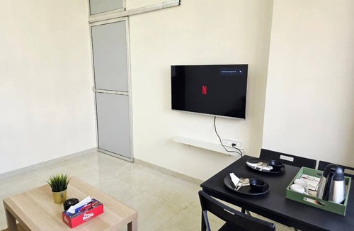 Lower Parel Apartment | 1Br Aprt Near Phoenix Mall Lower Parel - 1603 By Florastays