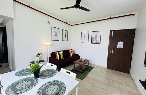 Malad East Apartment | 2BHK Service Apartment In Malad By Florastays