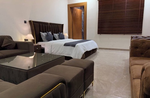 Gurugram Resort | 2BR Villa with Pool, BBQ & Music at GoBravo Grandeur Gurgaon