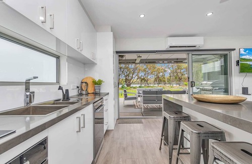 Moama House | #56 Highview - Echuca Holiday Homes