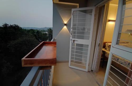 Vengurla Apartment | 5min frm Beach, Luxury Tropical Retreat Apartment