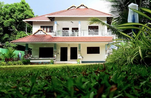 Aryad South Villa | Abode Homestay Alleppey - Private 7BR Coastal Villa near Omanapuzha Beach