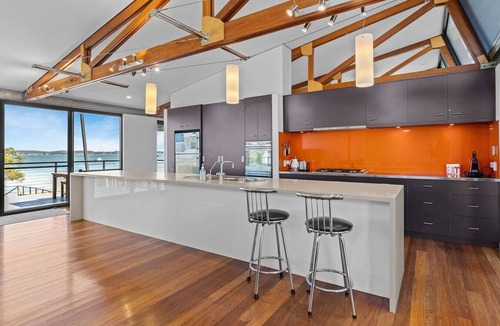 Pindimar House | Absolute Beachfront | 5BR Family Escape