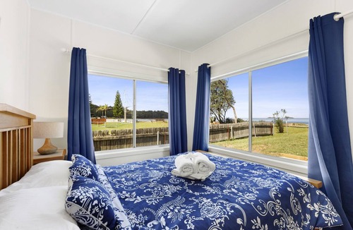 Long Beach House | 🏖️ Absolute Beachfront Long Beach -The Beach Is Your Backyard Pet Friendly