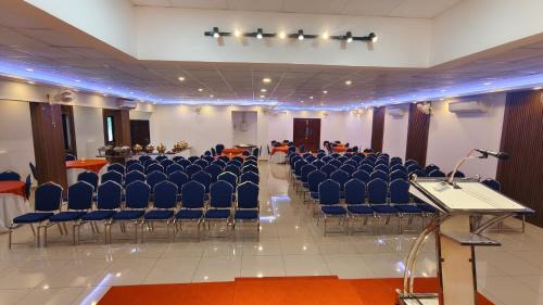 Mallapalli Hotel | Aira Residency