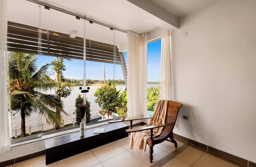 Alwaye Villa | Alaya Stays Glass River 4 BHK Villa