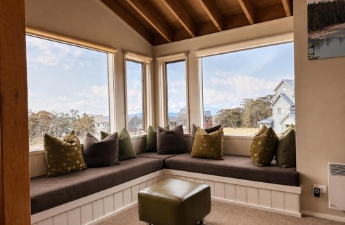 Dinner Plain Ski Chalet | Alpine Edge