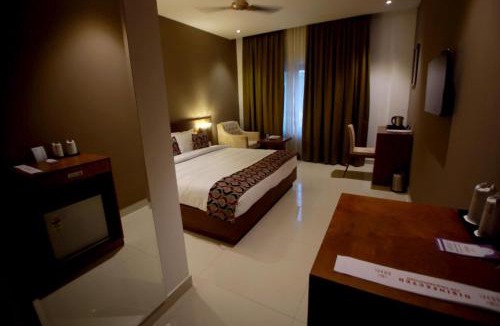Irinjalakuda Hotel | Ambal Regency