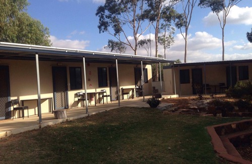 Badgingarra Apartment | Badgingarra Accommodation - Pub, Restauraunt and rooms