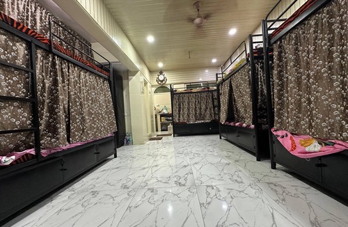 Andheri West Hostel | Balaji Dormitory In Andheri