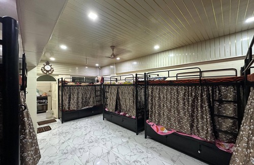 Andheri West Hostel | Balaji Dormitory In Andheri