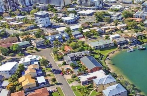 Mooloolaba Apartment | Barooga1- Mooloolaba Canal Front