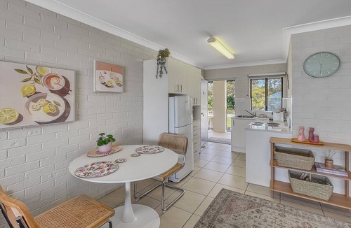 Batehaven Apartment | Beachside Studio Steps from Casey’s Beach