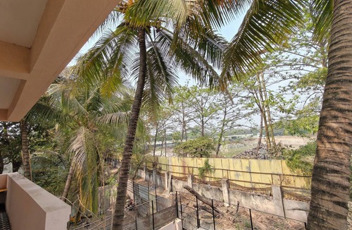 Koregaon Park House | Beautiful 1-bedroom bungalow in pleasant Pune neighborhood