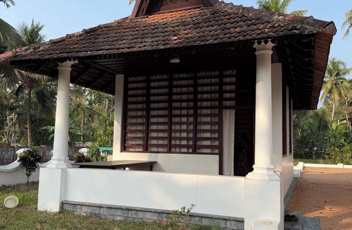 Kainakary House | Beautiful 3-bedroom bungalow in adorable Pullinkunnu perfect for relaxing