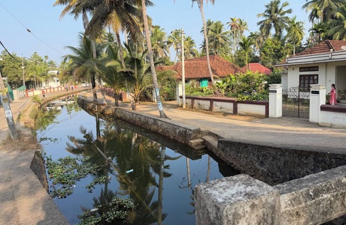 Kainakary House | Beautiful 3-bedroom bungalow in adorable Pullinkunnu perfect for relaxing