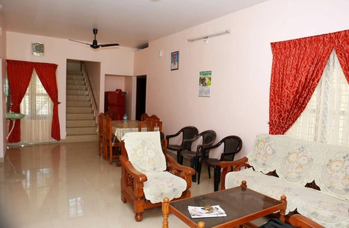 Kulanada House | Bethel House has 3 bedrooms, 2.5 bath, Kitchen and a dining area.