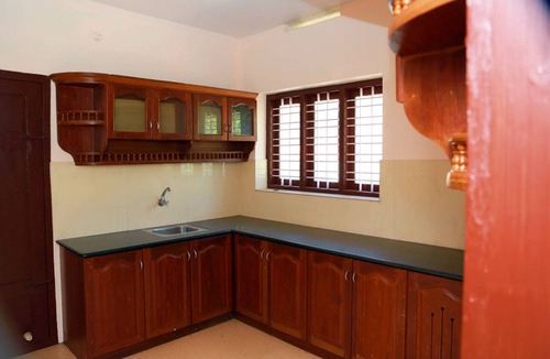 Kulanada House | Bethel House has 3 bedrooms, 2.5 bath, Kitchen and a dining area.