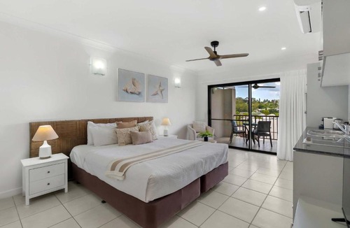 Trinity Beach Apartment | Bluewater Hideaway - Lagoon Outlook by Trinity Beach
