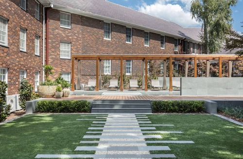 Barton Hotel | Brassey Hotel