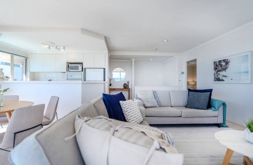 Cottesloe Condo | Breathtaking Beachside Sunsets