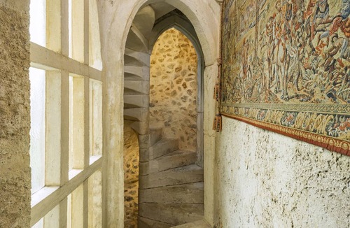 Crafers Bed & Breakfast | Castle Keep- Exceptionally Romantic Escape for 2 with open log fire.