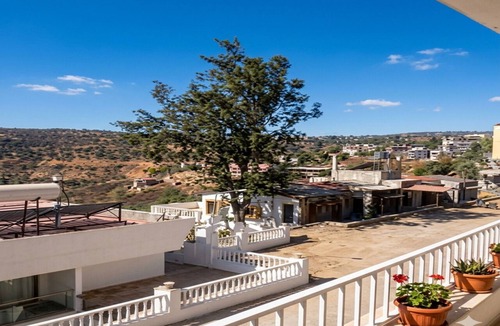 Panchgani Apartment | Charming 1-bedroom apartment in the heart of Ruighar