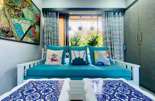 Ranwar Apartment | Charming 3 Bed 2 Bath in Bandra West with Balcony