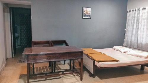 Kolhapur House | CHERRY On The Top Homestay with AC in one bedroom