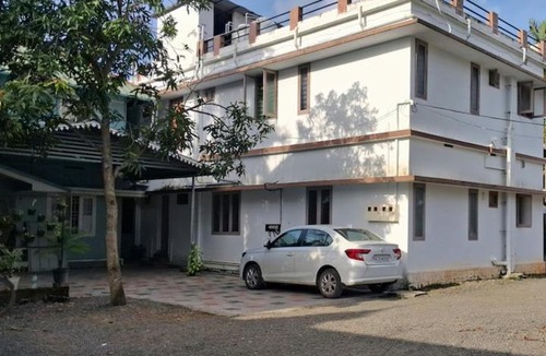 Kumbalam Apartment | Cheruthodath Apartments - Serviced Apartments & Rooms Near VPS Lakeshore Hospital