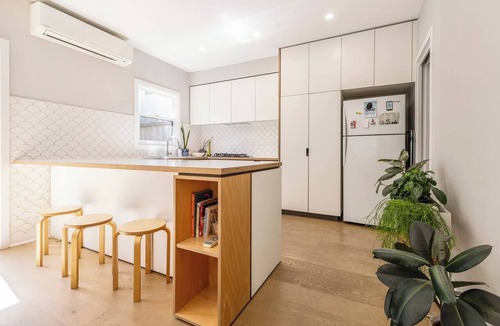 Flemington House | Classic Comforts Moments to Flemington Racecourse