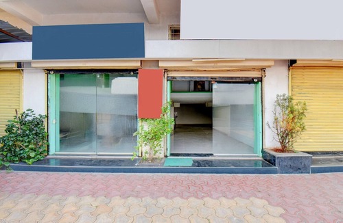 Narayangaon House | Classic with BalconyHotel Galaxy Inn