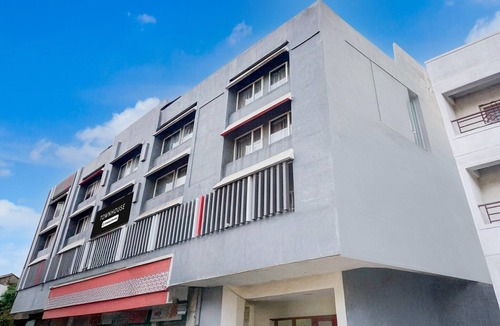 Central Pune House | Classic with BalconyHotel Town Plaza