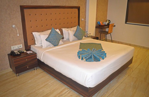 Jamnagar Hotel | Click Hotel By Suba