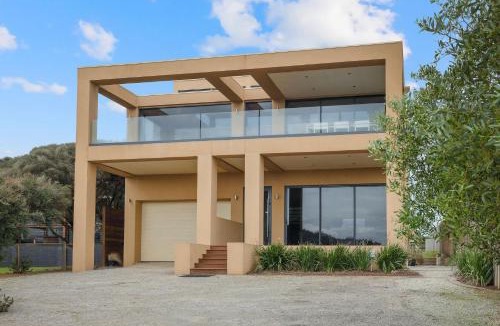 Surf Beach House | Cloudview