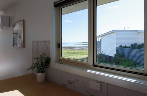Low Head House | Coastal Views & Deckside Living