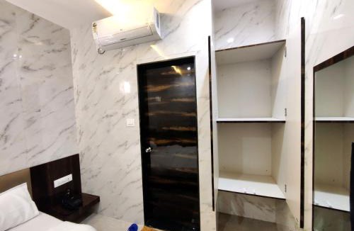 Malad East Hostel | Comfy Inn