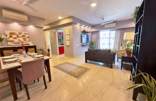 F Block BKC Apartment | ConnektHomes - 5 Star Luxury 2Bed2Bath Nr Asian Heart BKC - Pool