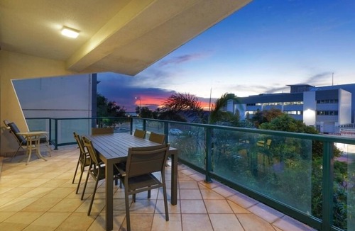 Darwin City Centre Apartment | Convenient CBD Location, Pool/Gym + walk to shops