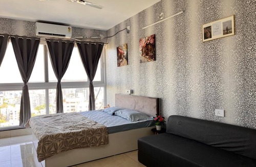 Pashan Apartment | Cozy 1-bedroom studio in lovely Pune with AC and fitness room