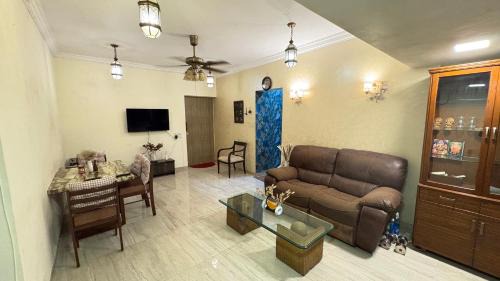 Aarey Colony House | Cozy private Room in shared apt of Royal Palms
