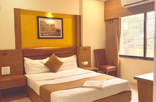 Bandra West Hotel | Crystal Luxury Hotel