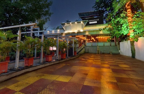 Paud House | DeluxeHotel Sarovar