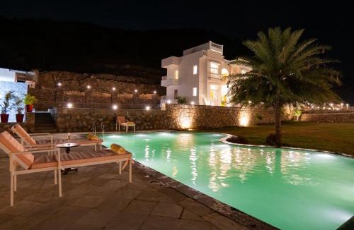 Bedla House | ELIVAAS Signature Mandovar Mountain Valley Retreat Pet-friendly Suite Room with Shared Pool, Garden, Restaurant & Hill Views