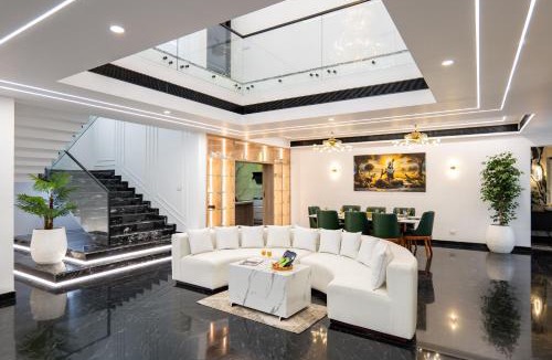 Kochi Villa | ELIVAAS Signature Nedumbally 4 BHK Villa with Office Space, Balcony Sit-Out & Lounge Area Near Edapally Church
