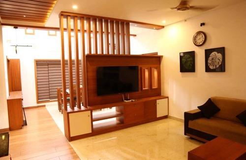 Chengannur Villa | Ethereal Retreat 4-bedroom villa in delightful Chengannur with WiFi, AC