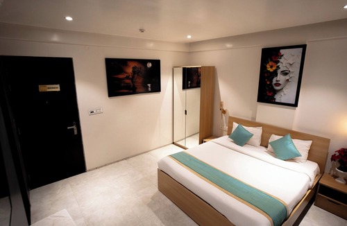 Chakan Hotel | Everest Inn Chakan