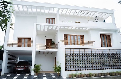 Thrippunithura Hotel | FA GARDENS